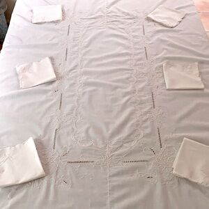 Vintage embroidered tablecloth/ napkins